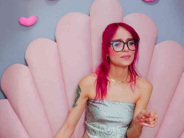 LUCY_MILLER webcam