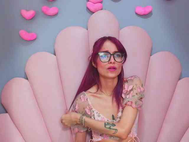 LUCYMILLER Live Webcam on BongaCams