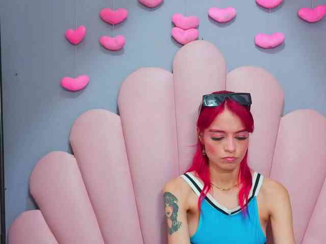 LUCY_MILLER webcam