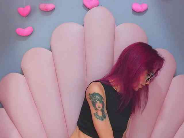 LUCY_MILLER webcam
