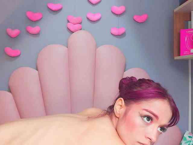 LUCY_MILLER webcam