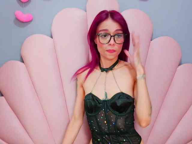 LUCY_MILLER webcam