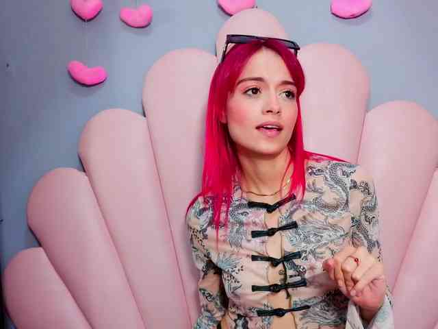LUCY_MILLER webcam