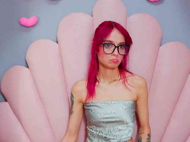 LUCY_MILLER webcam