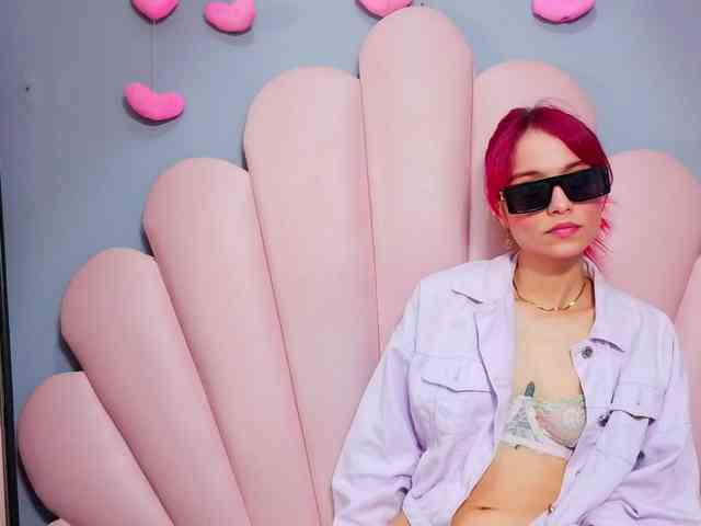LUCY_MILLER webcam