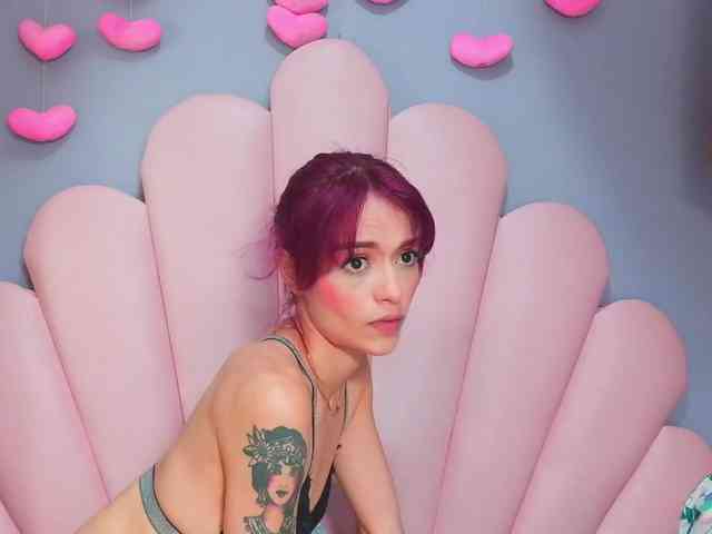 LUCY_MILLER webcam