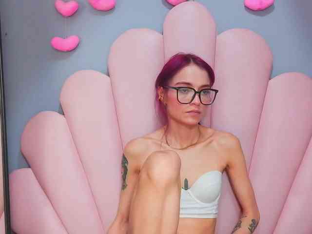 LUCY_MILLER webcam