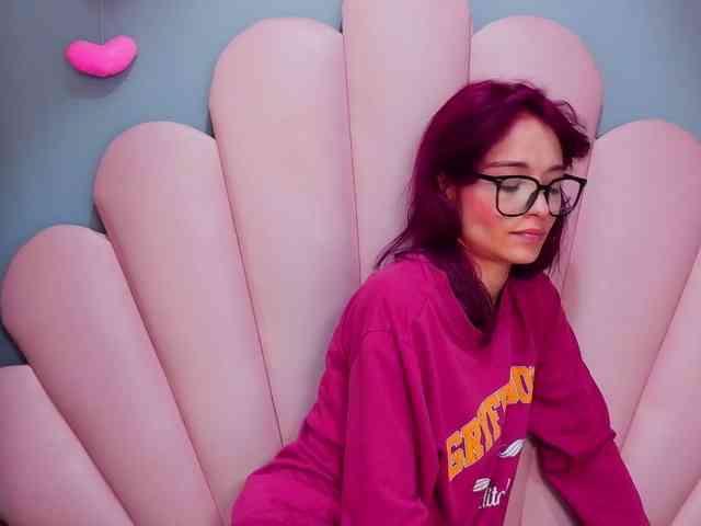 LUCY_MILLER webcam
