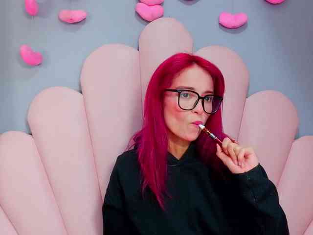 LUCY_MILLER webcam