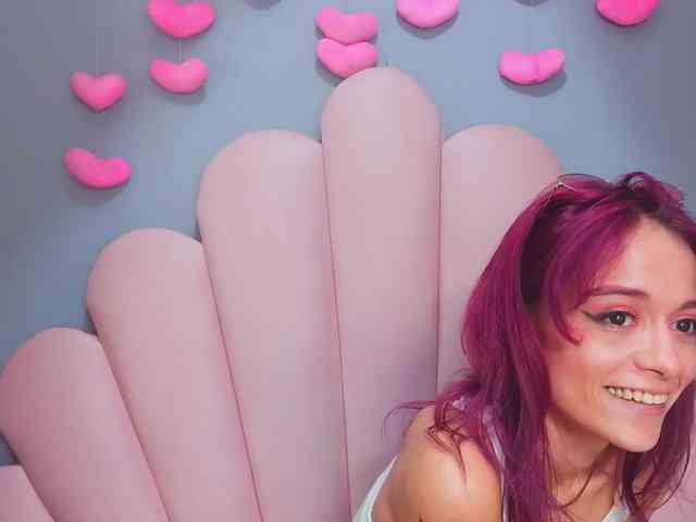 LUCY_MILLER webcam