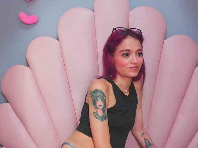LUCY_MILLER webcam