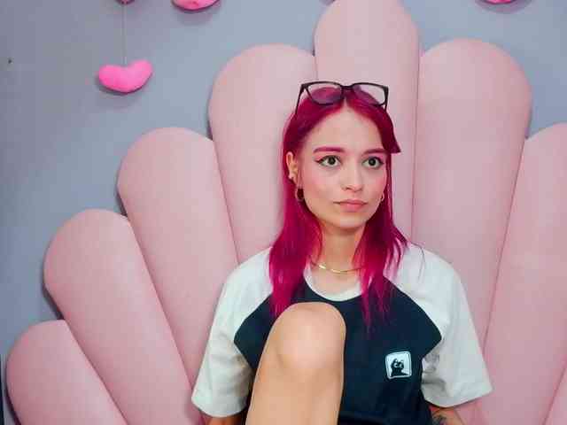 LUCY_MILLER webcam