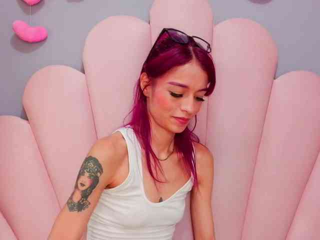 LUCY_MILLER webcam