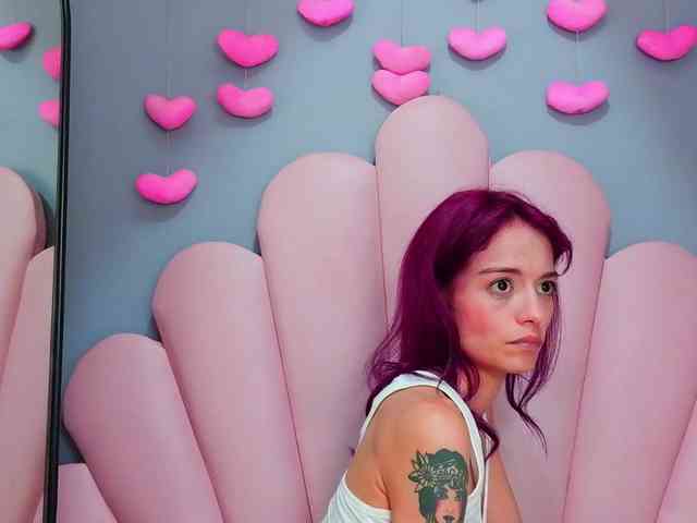 LUCY_MILLER webcam