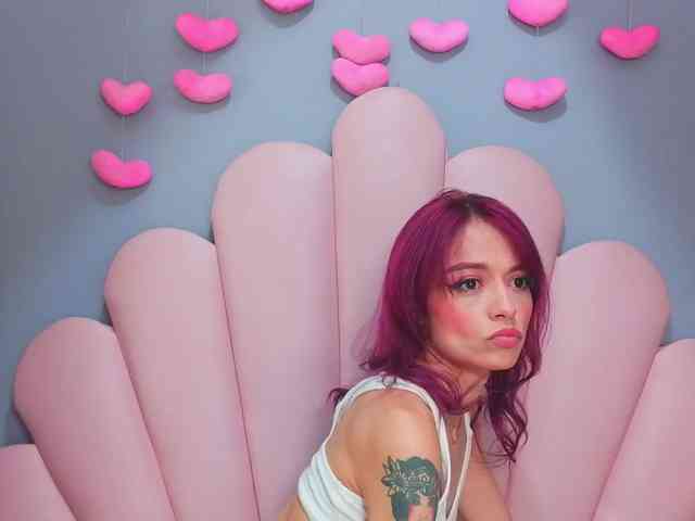 LUCY_MILLER webcam