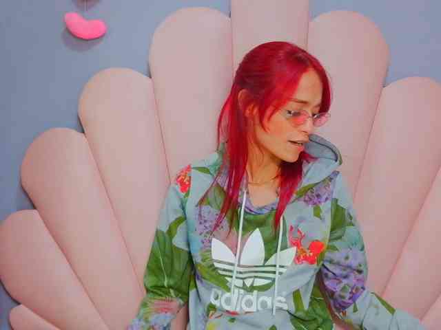LUCY_MILLER webcam