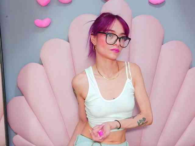 LUCY_MILLER webcam