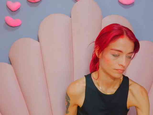 LUCY_MILLER webcam