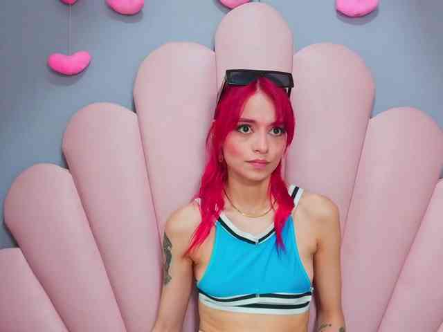 LUCY_MILLER webcam