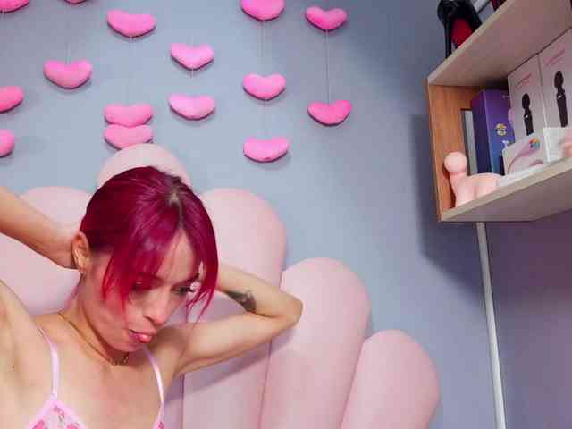 LUCY_MILLER webcam