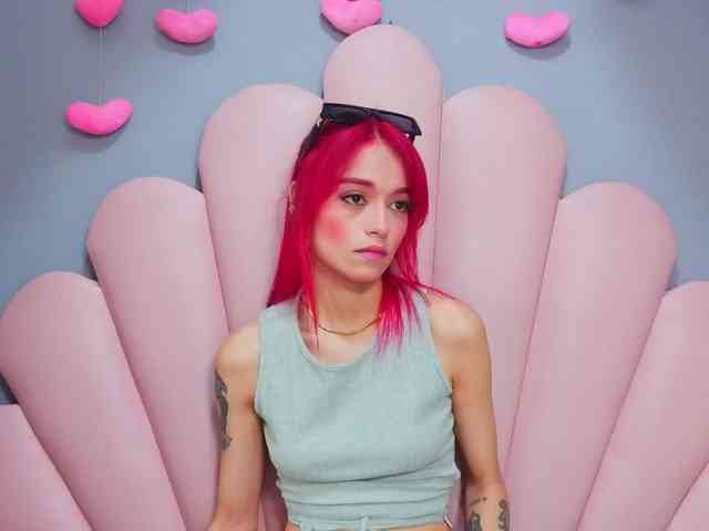 LUCY_MILLER webcam