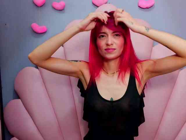 LUCY_MILLER webcam