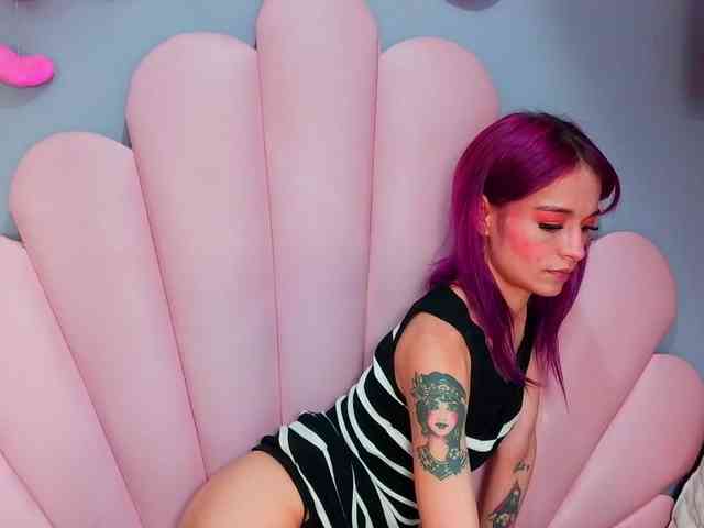LUCY_MILLER webcam