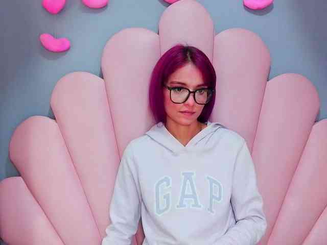 LUCY_MILLER webcam