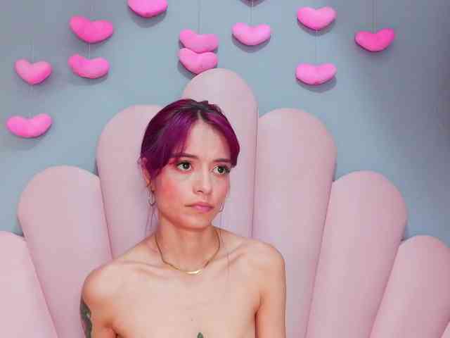 LUCY_MILLER webcam