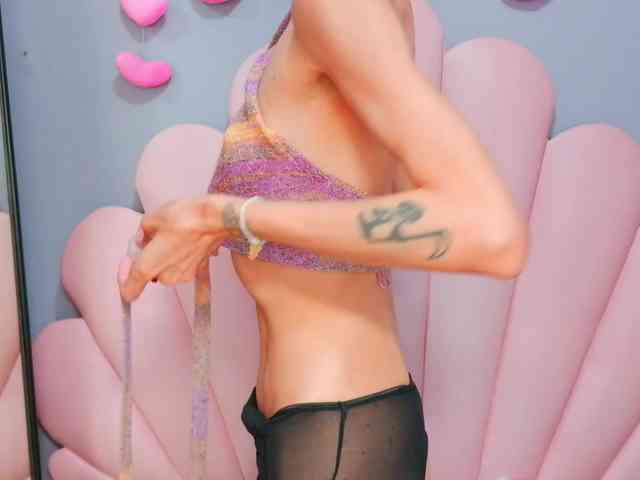 LUCY_MILLER webcam