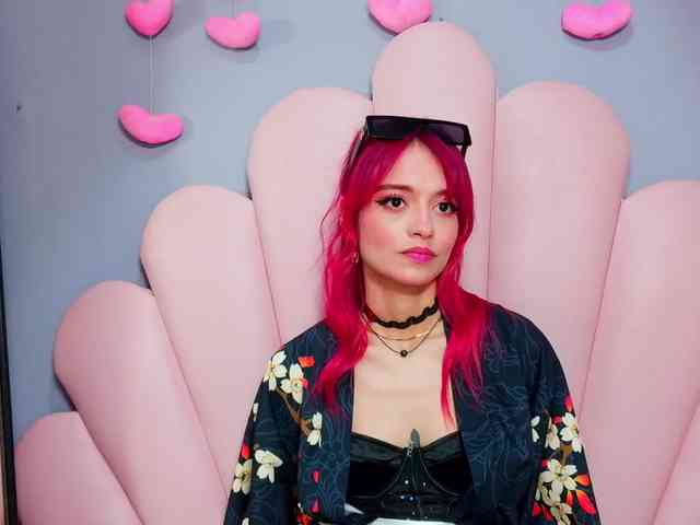 LUCY_MILLER webcam