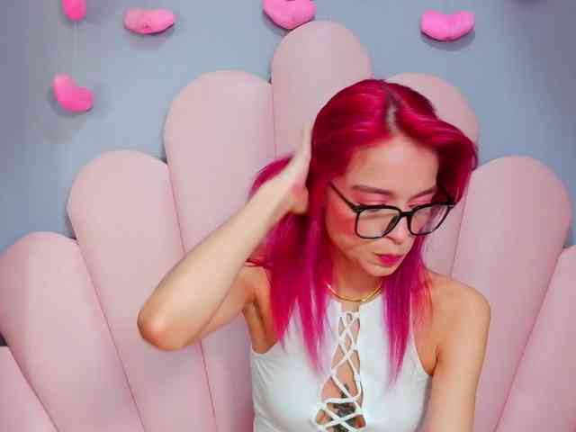 LUCY_MILLER webcam