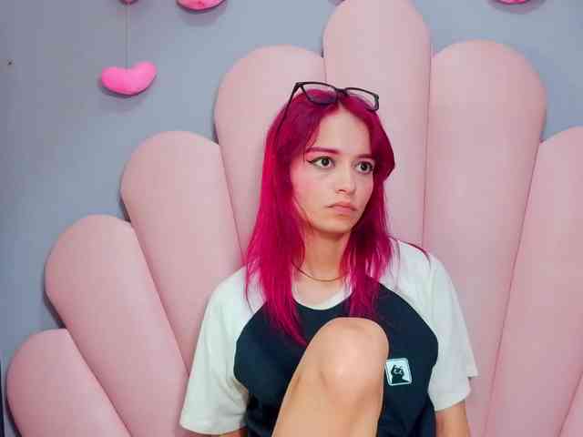 LUCY_MILLER webcam