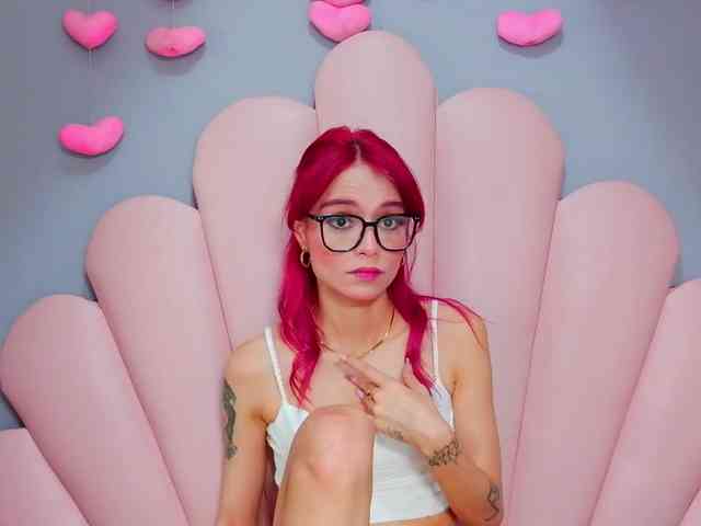 LUCY_MILLER webcam