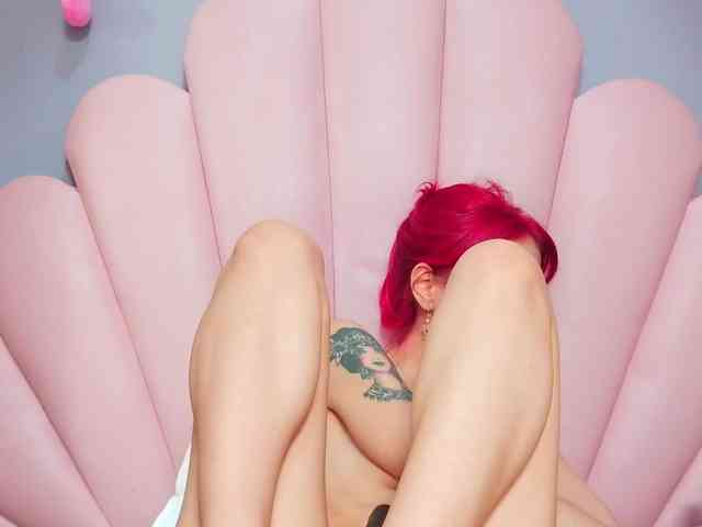 LUCY_MILLER webcam