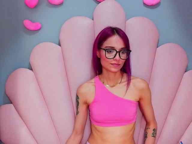 LUCY_MILLER webcam