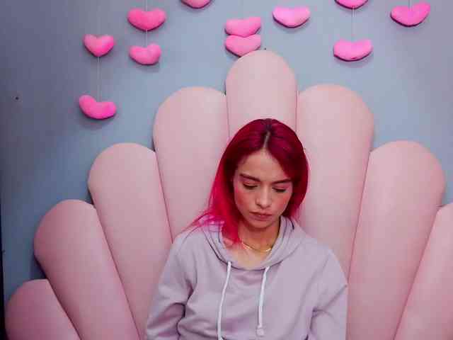 LUCY_MILLER webcam