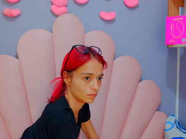 LUCY_MILLER webcam