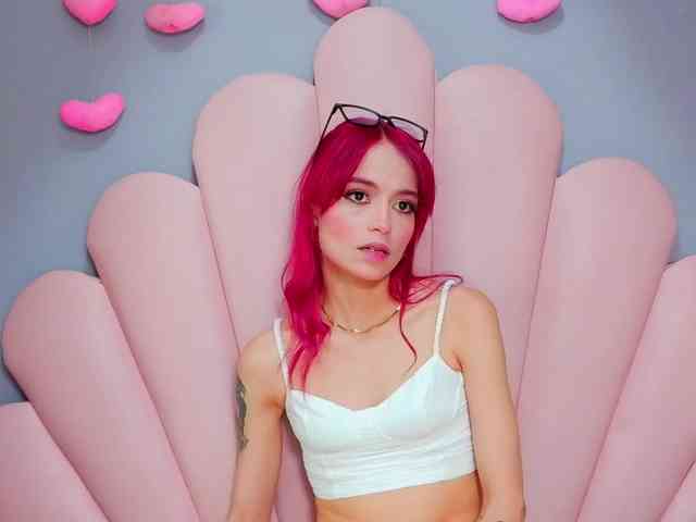 LUCY_MILLER webcam
