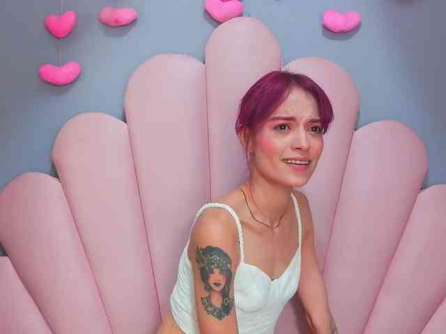 LUCY_MILLER webcam