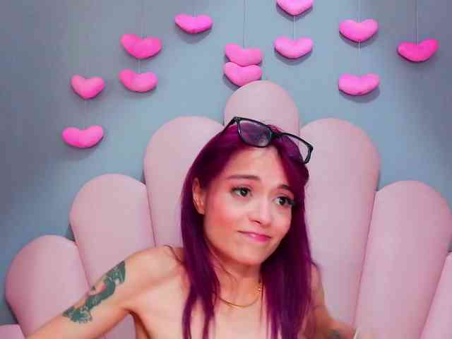 LUCY_MILLER webcam