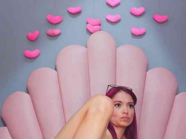 LUCY_MILLER webcam