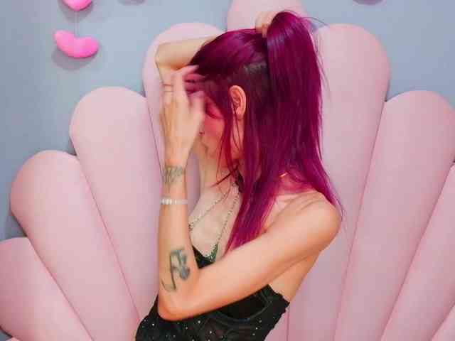LUCY_MILLER webcam
