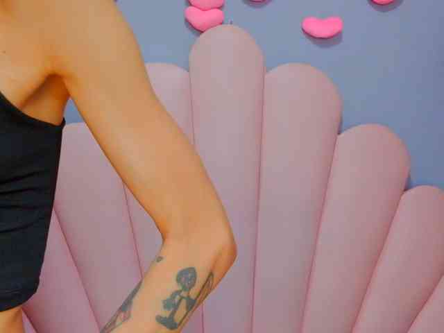 LUCY_MILLER webcam