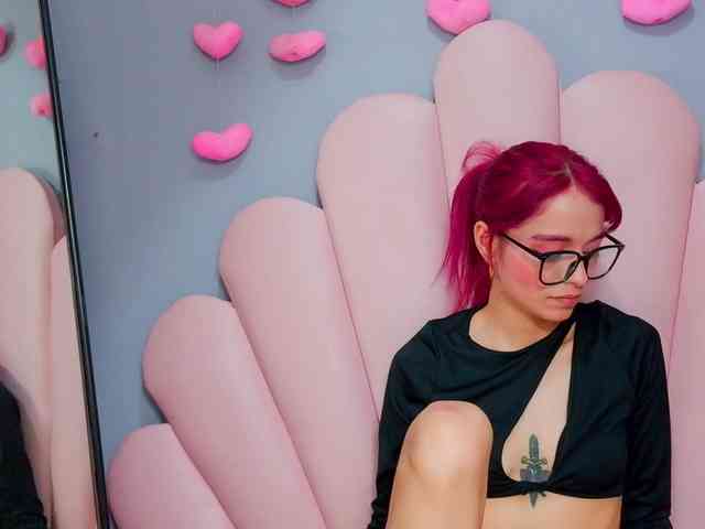 LUCY_MILLER webcam
