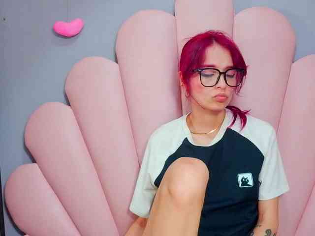 LUCY_MILLER webcam