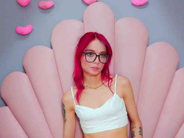 LUCY_MILLER webcam