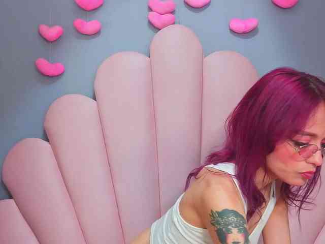 LUCY_MILLER webcam