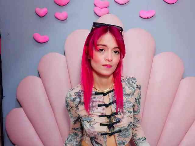 LUCY_MILLER webcam
