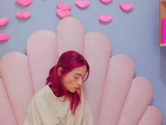 LUCY_MILLER webcam